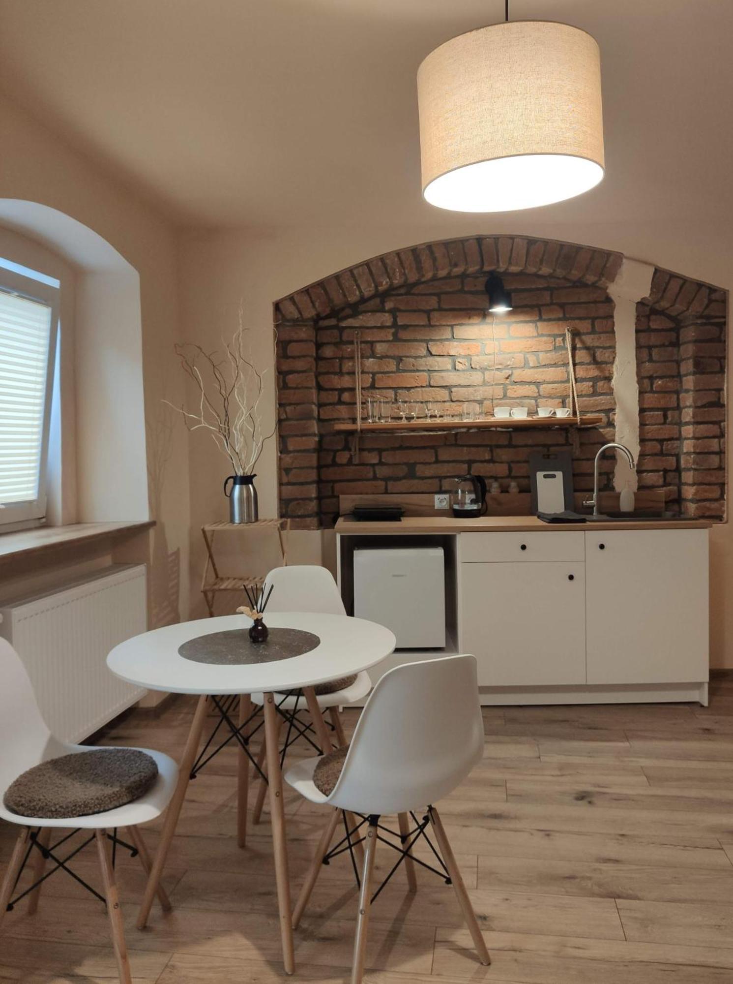 Apartamenty I Pokoje Goscinne "Wacus" Сребрна-Ґура Екстер'єр фото